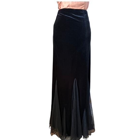 XSCAPE Black Velvet Mesh-Inset Maxiskirt (M) - Picture 3 of 6